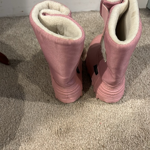 Tundra Toddler Girl’s Pink Snow Boots Size 8 - Picture 3 of 5